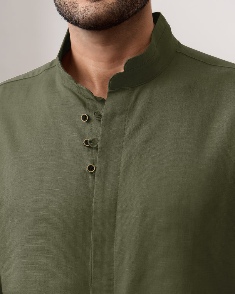 The Mandarin Collar Linen Shirt Olive
