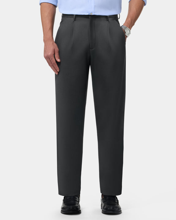 The Relaxed Textured Runway Pant Grey